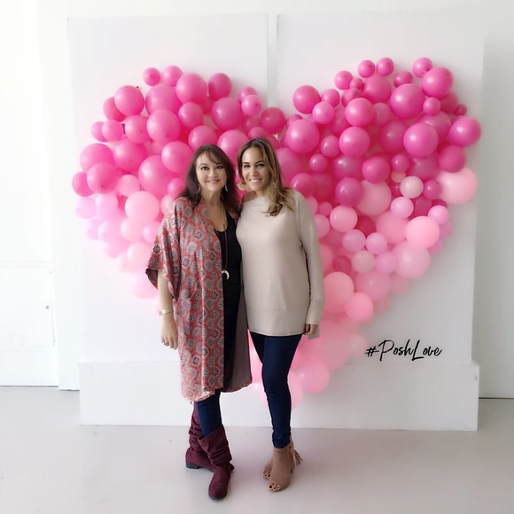 ❣️POSH LIFE❣️ - Picture 7 of 8